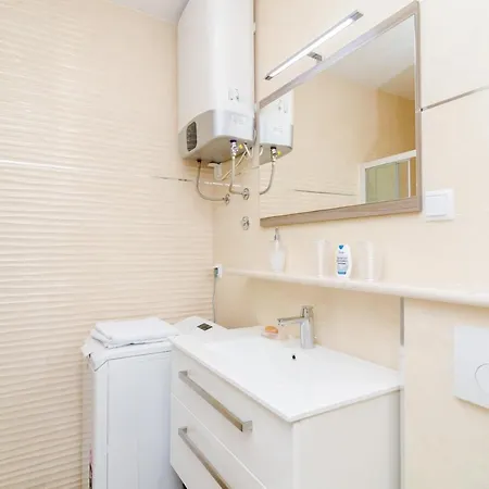 Riki Apartment *